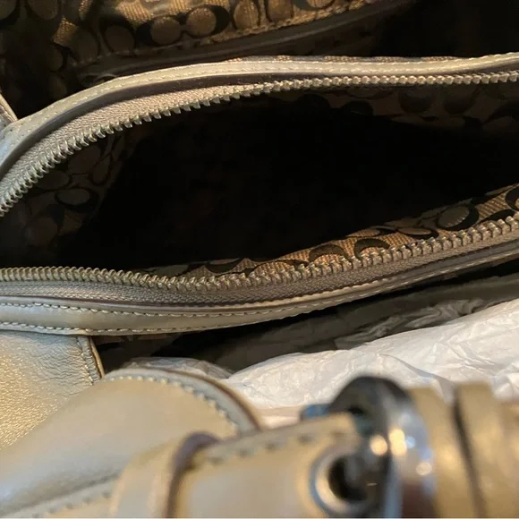 Coach Edie bag with 3 turn lock adjustable closures - Picture 12 of 14